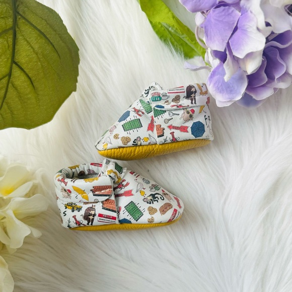 Freshly Picked X Friends Baby Moccasins - Picture 2 of 10